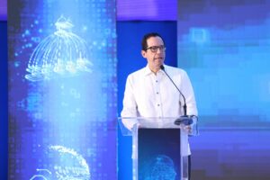 Sigmund Freund asegura en el 2025 se crearon  más de 117,000 empleos; 40 en el sector público