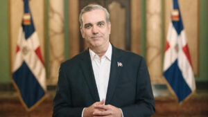 Abinader anuncia medidas ante alza del petróleo, dice “No fijamos esos precios, los recibimos”