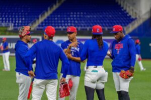 Equipo dominicano inicia prácticas en Miami y entrenará este lunes en el Quisqueya