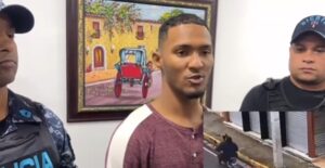 Se entrega uno de los presuntos autores de atraco viral en Santiago