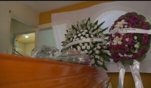 SC se desborda en llanto durante el velatorio del raso Dary Andújar, caído en Cinema Centro