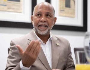 ADP advierte riesgos en fusión de ministerios y critica "prisa" del Gobierno