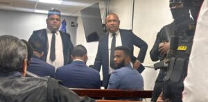 Aplazan para el 7 de abril coerción contra fiscal acusado de soborno