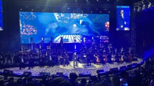 Yandel conquista Altos de Chavón con histórico concierto sinfónico a casa llena