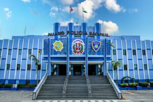 PN suspende y somete a la justicia a agentes por presunto robo en San Cristóbal