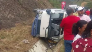Accidente en la carretera Azua-Baní deja varios heridos