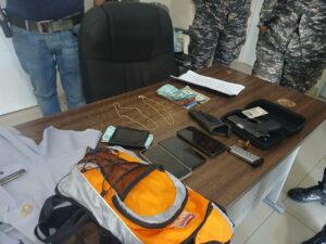 DICRIM arresta a hombre en San Cristóbal por portar arma ilegal y otros objetos