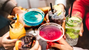 Estudio vincula consumo elevado de alcohol con peores resultados de salud