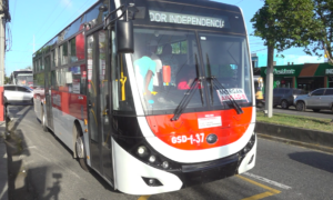 Retrasos y sobrecarga afectan a usuarios del corredor de la Independencia