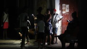 Cuba apagada: dos tercio sin electricidad incluida La Habana