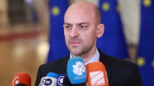 Francia se opone al conflicto en Oriente Medio y no participará, afirma su ministro de Exteriores