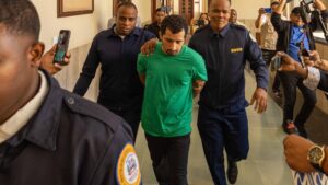 Tribunal libera a Pumarol y ordena internamiento en clínica privada