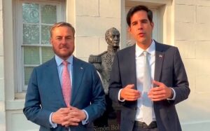 Misión diplomática venezolana llega a Washington para estrechar lazos con EE. UU.