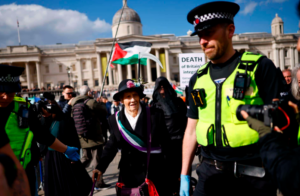 Casi 100 detenidos en protesta en Londres