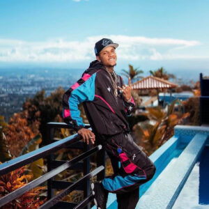 Autoridades detienen a Ronny GTA tras ser acusado de robar y causar daños en villa de Azua