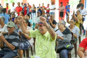 Abinader reafirma apoyo a Supérate tras diálogo con 6,000 familias