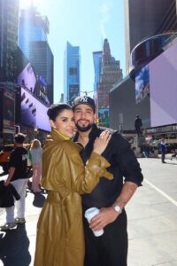 Lemar confirma romance con Tania Medina en medio de su ascenso salsero