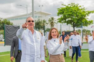 Presidente Abinader y alcaldesa Carolina Mejía inauguran Malecón Deportivo