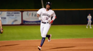 Félix Reyes debuta con jonrón y entra en selecta lista histórica de la MLB