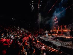 Christian Nodal conquista Altos de Chavón pese a la lluvia con su “Pal Cora Tour”