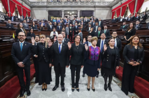 Corte de Constitucionalidad de Guatemala es juramentada en la madrugada en medio de presión judicial