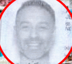 Muere hombre tras chocar moto con camioneta estacionada