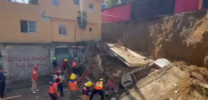 Rescatistas buscan a posible víctima tras derrumbe en Arroyo Abajo