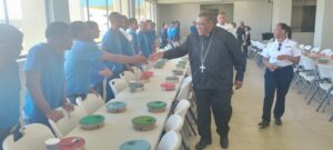 Obispo Castro Marte visita Las Parras y comparte mensaje espiritual en Semana Santa