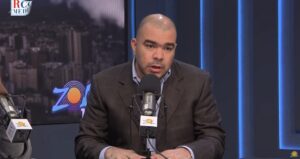 Economista dice ruptura militar que impida sacar petróleo de Medio Oriente beneficiaría a América del Norte y Rusia