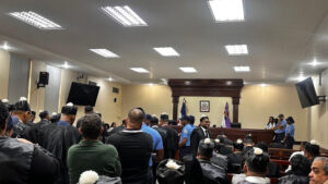 Juez rechaza solicitud de aplazamiento e inicia juicio preliminar del caso jet set