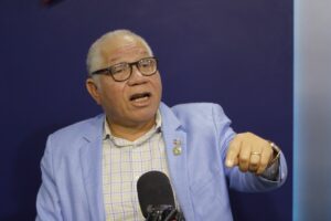 Pedro Richardson califica de “ilegal” suspensión del cobro en Ley de Residuos Sólidos y advierte sobre riesgo a la seguridad jurídica