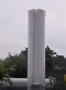 Conato de incendio en instalaciones de Coca-Cola tras presunto impacto de rayo en tanque de GLP