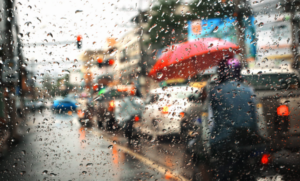 Vaguada provoca aguaceros y mantiene alertas en varias provincias