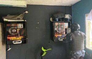 PN incauta máquinas tragamonedas ilegales en El Moscú, San Cristóbal