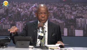 Julio Martínez Pozo advierte carga económica  recaerá en clase media pese a planteamiento de Leonel