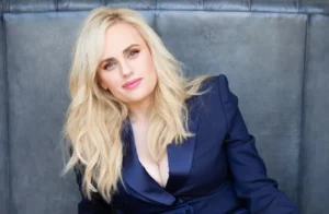 Rebel Wilson niega ante tribunal en Australia acusaciones de difamación contra actriz Charlotte MacInnes