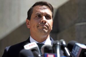 Gobierno de Donald Trump acusa a ONG de pagar informantes para infiltrarse en el Ku Klux Klan