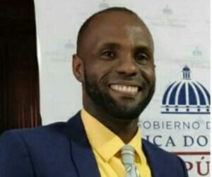 Dirigente comunitario acusa desorden y uso político en ayudas tras inundaciones en Los Alcarrizos