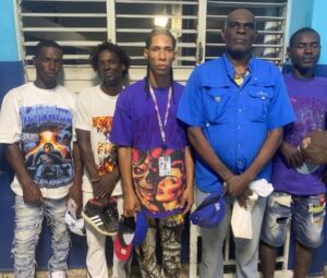 Detienen a cinco personas por fiesta nocturna de gagá en Villa Hermosa La Romana