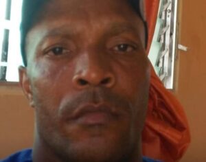 Discusión en colmado de Bayaguana deja un joven fallecido