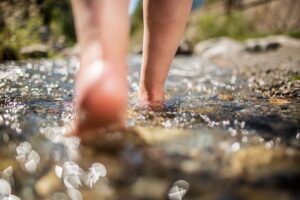 Trasladan a hospital hombre por caída en balneario El Salto en Loma de Cabrera