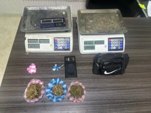 Policía desmantela puntos de microtráfico en Sabana Perdida y Villa Mella