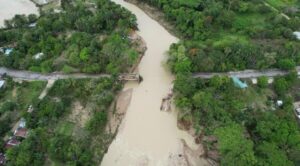 Colapso del puente Camú mantiene incomunica comunidades en Puerto Plata tras intensas lluvias