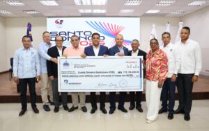 Ministro Kelvin Cruz entrega RD$178 millones más al COD para preparación de atletas
