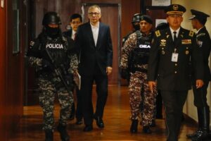 Petro acusa al Gobierno de Ecuador de estar «dejando morir de hambre» a Jorge Glas