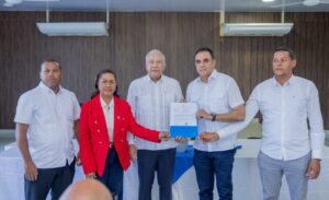 Gobierno invierte más de RD$141 millones en cementerios y parque en Sánchez Ramírez