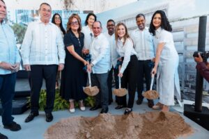 Carolina Mejía y la Presidencia inician transformación de la Ciudad Colonial con parqueo José Reyes