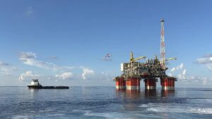 Petróleo de Texas sube 3,7 % y roza los 100 dólares por tensiones en Oriente Medio