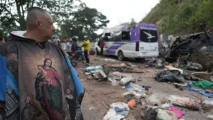 Ataque con cilindro bomba por FARC en Colombia deja 19 civiles muertos y desata duelo regional