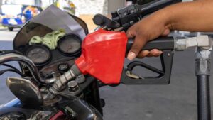 Precios de los combustibles se mantienen sin cambios esta semana